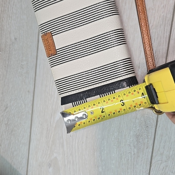 Fossil Women Emma RFID Zip clutch Leather Wallet - Picture 4 of 13